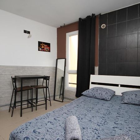 04 - Chambre Avec Lit Double Proche Paris Et Transports Wifi Saint-Denis  Luaran gambar