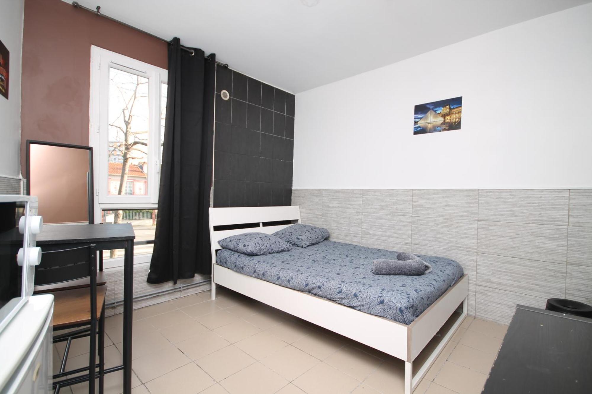 04 - Chambre Avec Lit Double Proche Paris Et Transports Wifi Saint-Denis  Luaran gambar
